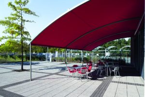 Pergola-Markise P40 mit gebogenen Führungsschienen