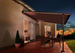 Pergola-Markise P40 mit geraden Führungsschienen und LED-Beleuchtung