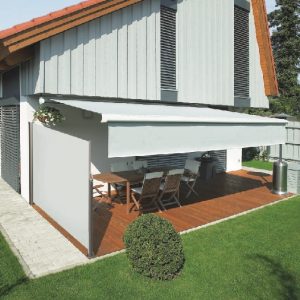 Seitenmarkise seitlicher Sicht- und Wetterschutz